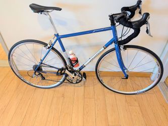 Jamis Quest Road Bike 54cm