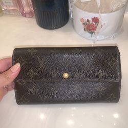 Authentic Louis Vuitton Wallet 
