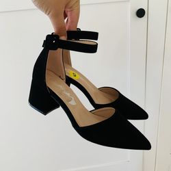 Forever 21 Suede Black Pointy Ankle Heel Size 5