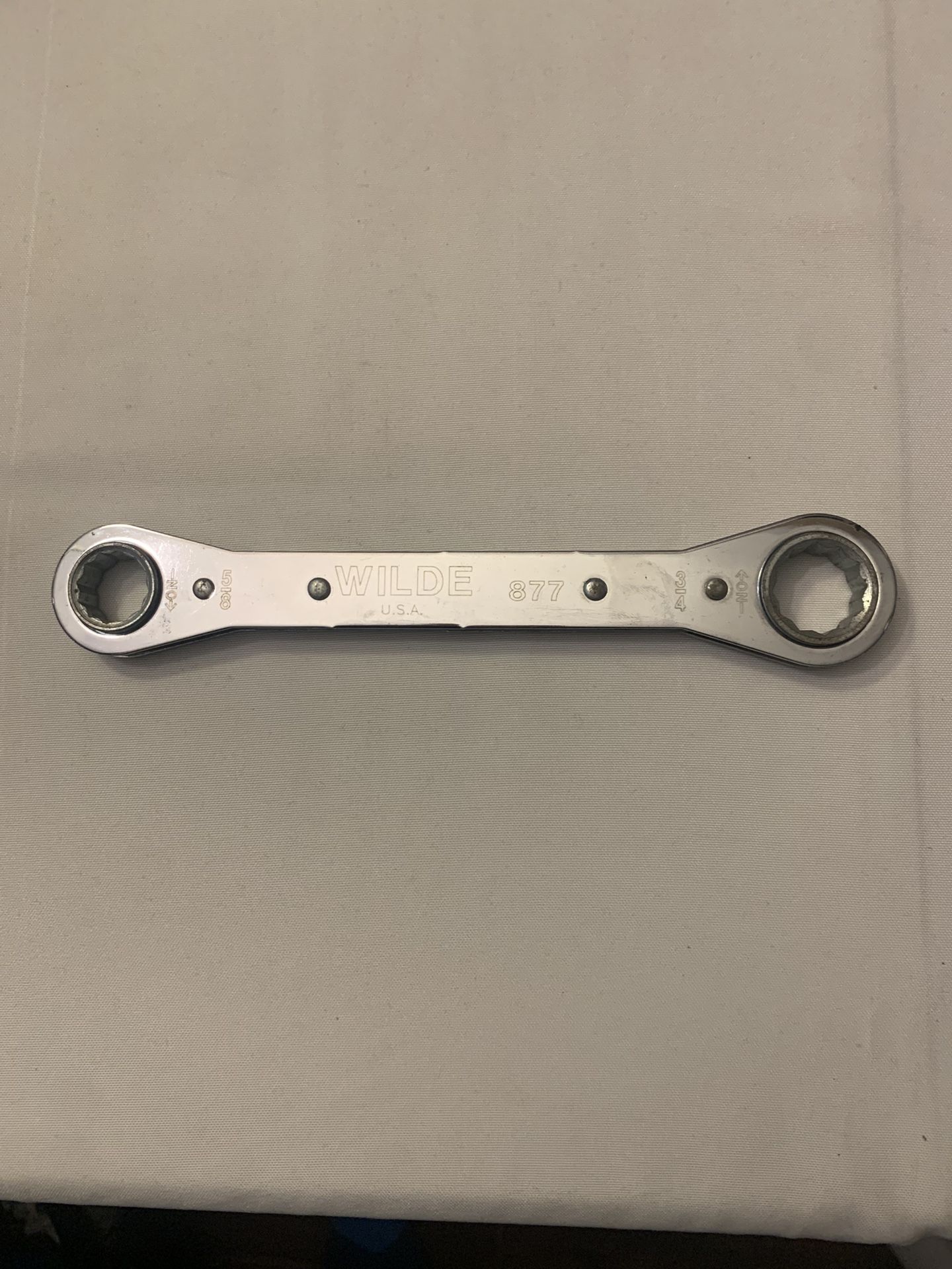 Wilde 877, 5/8" and 3/4" SAE 12-point flat double ratcheting wrench, made in the USA