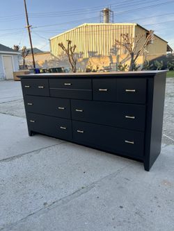 Black Modern Dresser