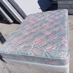 Queen Mattress And Box Spring 