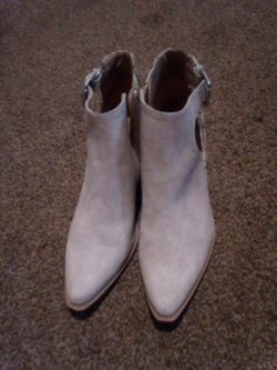 Seven Dials cream booties Sz8 med