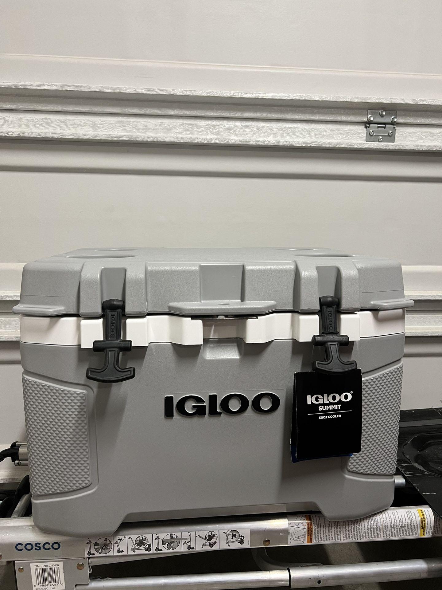 Igloo MaxCold Summit 50 Quart Hard Sided Cooler Ice Chest Gray New