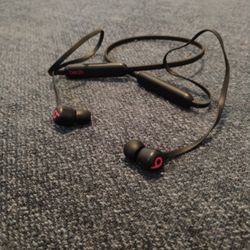 Wireless Beat Headphones Ready To Go 25 Bucks