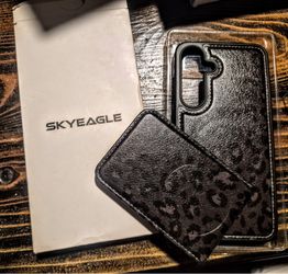 SkyEagle brand magnetic leopard print phone cases with detachable wallets.