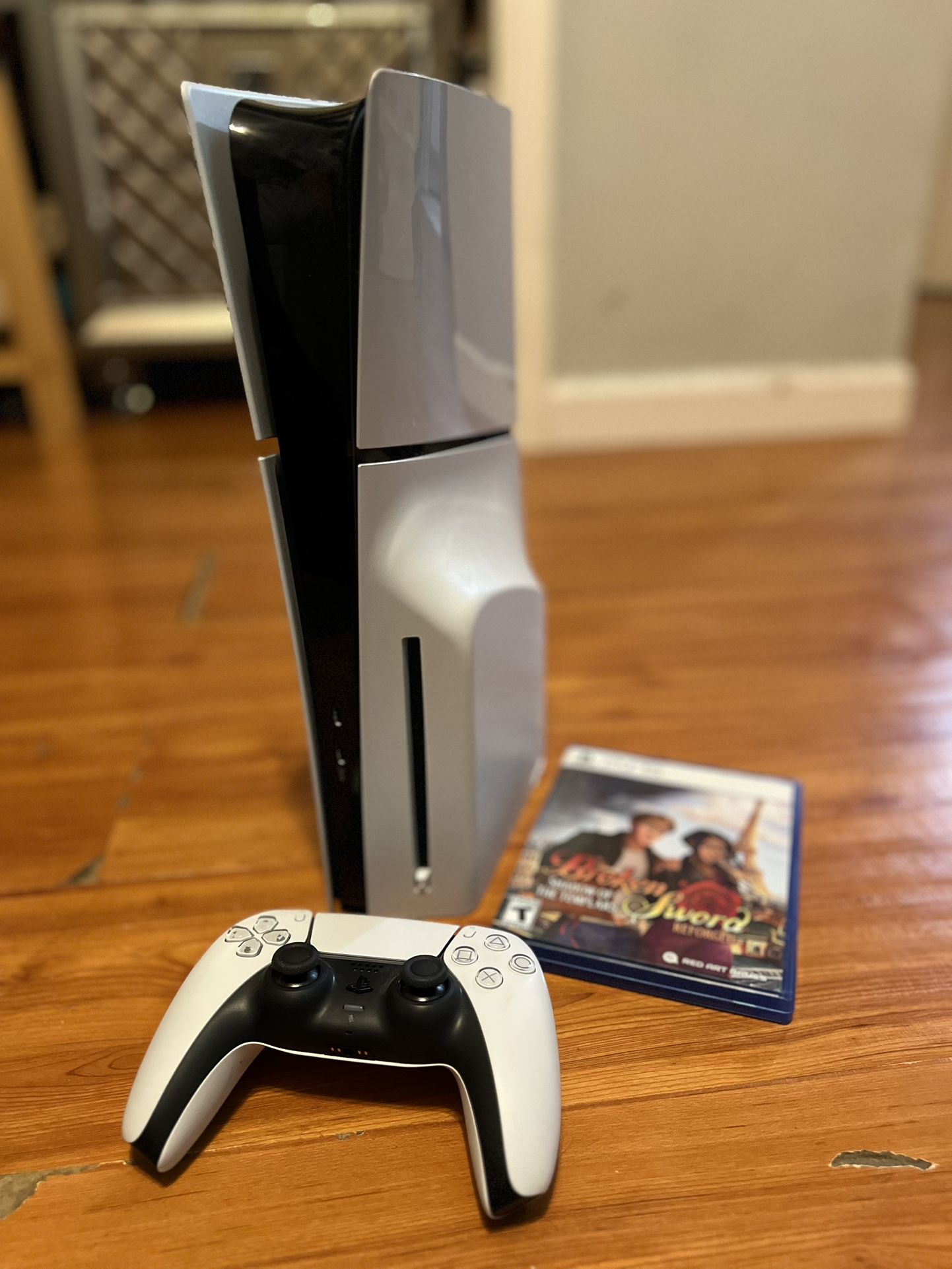 PS5 SLIM 1tb  (Disc Version)