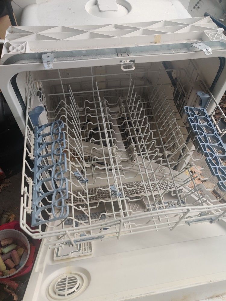 Whirlpool Dishwasher 