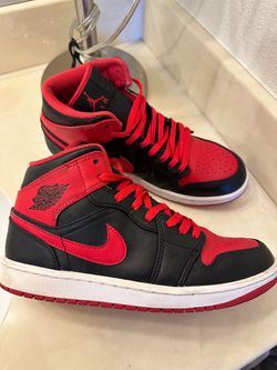 Air Jordan 1 Mid Bred Sneakers size 8