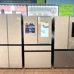 Samsung Bespoke Counter Depth 4-French Door Refrigerator With Family Hub In White Glass