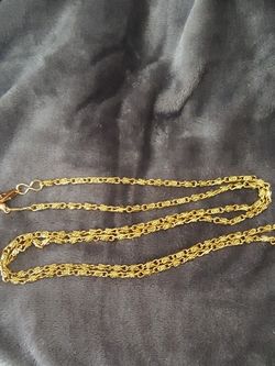 44" chain costume jewelry. Heavy and good clasp