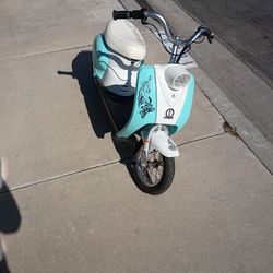 Scooter Eléctrica Para Niños En Buenas Condiciones