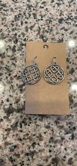 Earrings jewelry