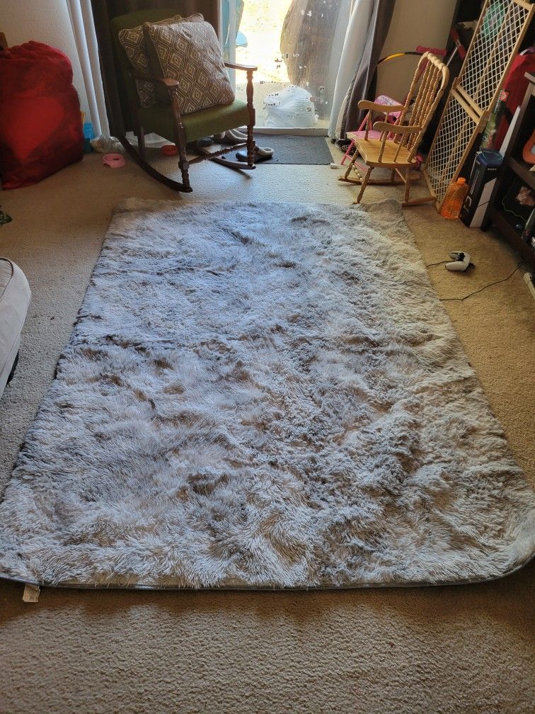 Large Grey Furry Rug