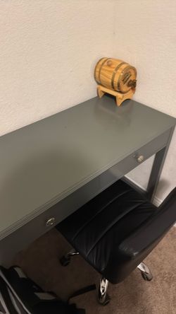Green desk And adjustable chair