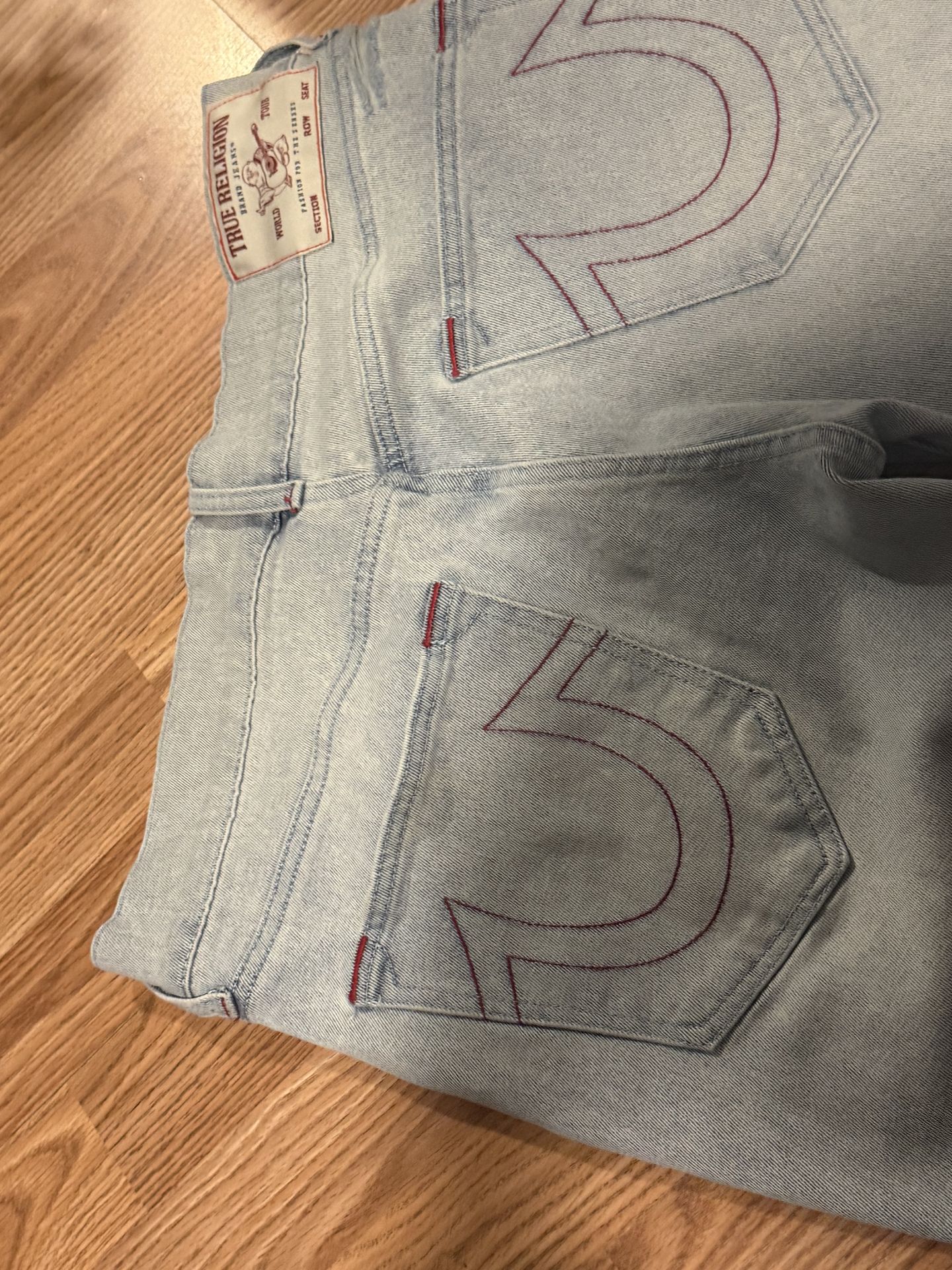 Light blue wash true religion jeans size 32 geno slim fit