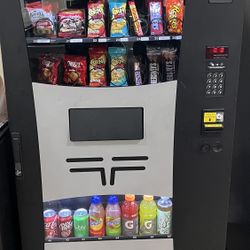 🔥🥤 Dual Zone Vending Machine For Sale! 🍫 🔥
