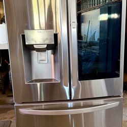 LG French Door Refrigerator with InstaView Door