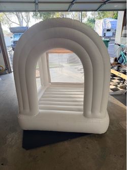 Smol Mini Rainbow Bounce House