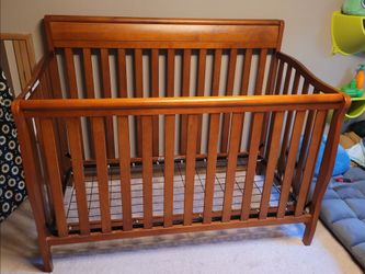 Crib, full size 3-in-1 convertible (Incl. Mattress!)