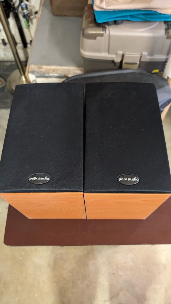 Beautiful Set Of Polk Audio Bookshelf Speakers!