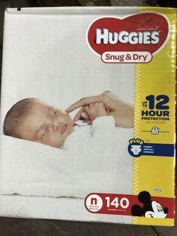Huggies snug and dry 140 ct diapers