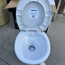 RV toilet 