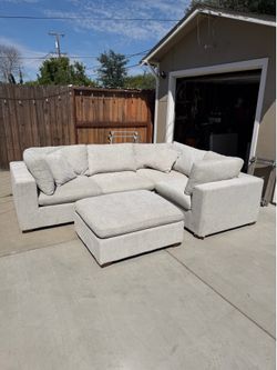 Free Delivery! Light Grey Modular Sectional Couch