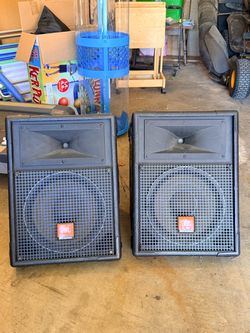 JBL MR Series MR902 Speakers