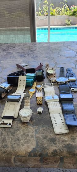 De batería los relojes todos por $80 dólares