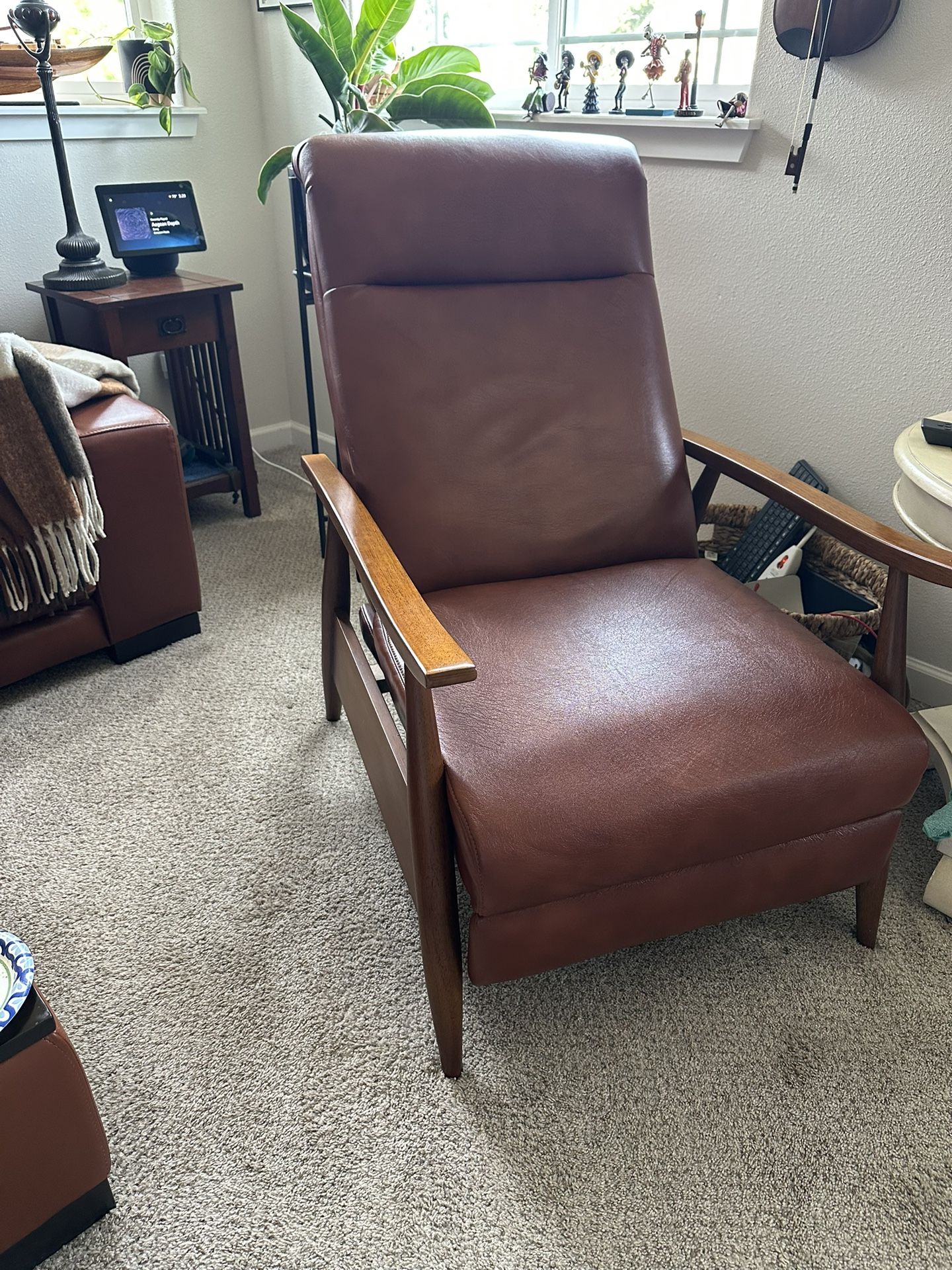 Solaris Push Back Recliner