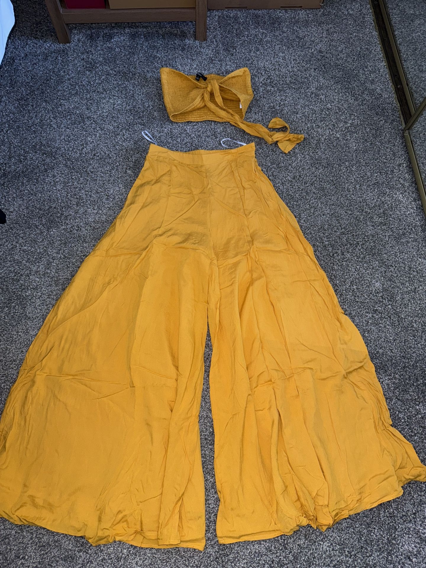 Free Women’s Clothes Grab Bag 10 + Items