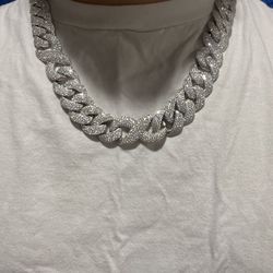 20mm 22” Custom Chain 