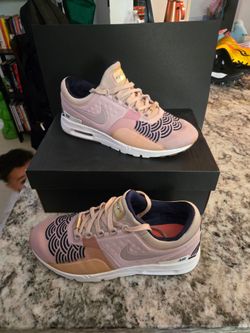 NIKE airmax Zero LOTC Tokyo Pink