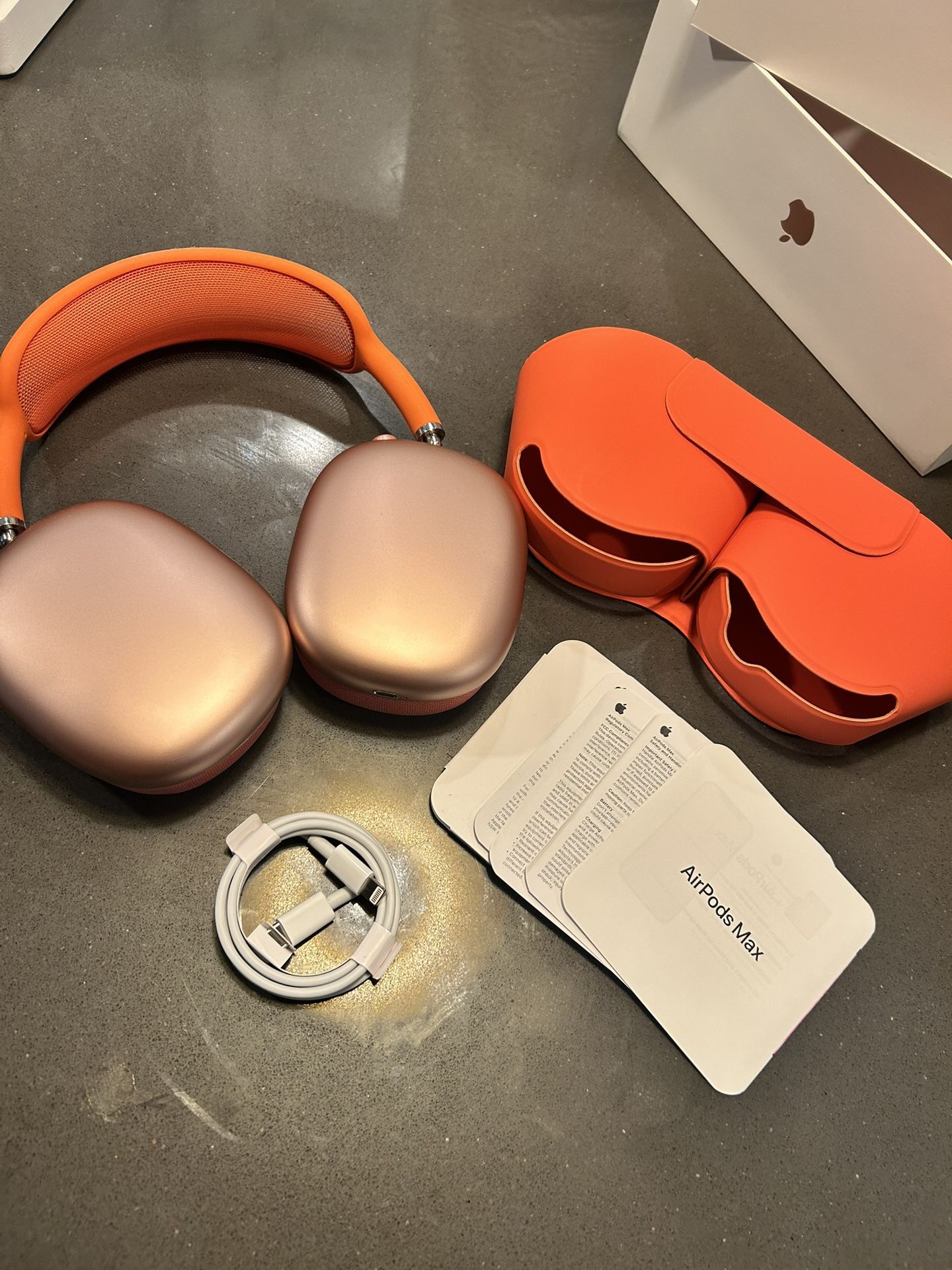 AMAZING CONDITION RED AIRPOD MAX !!
