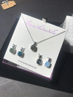 Changeable necklace , Gloria Vanderbilt, 5 charms