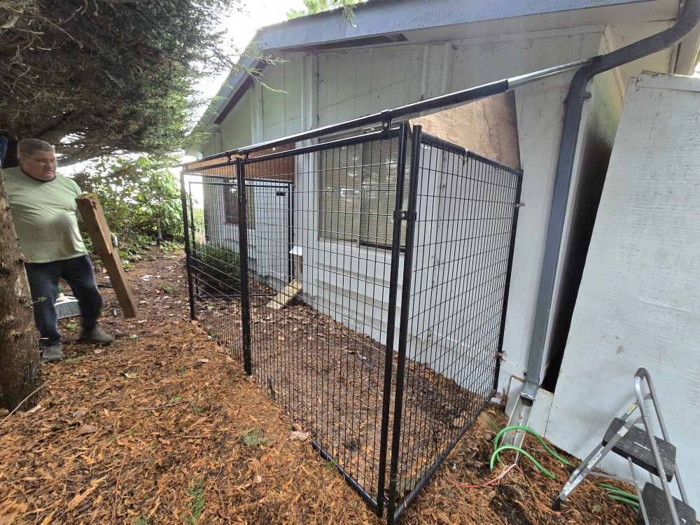 Free 3 Sided Dog Kennel With Roof In Port Ludlow Wa