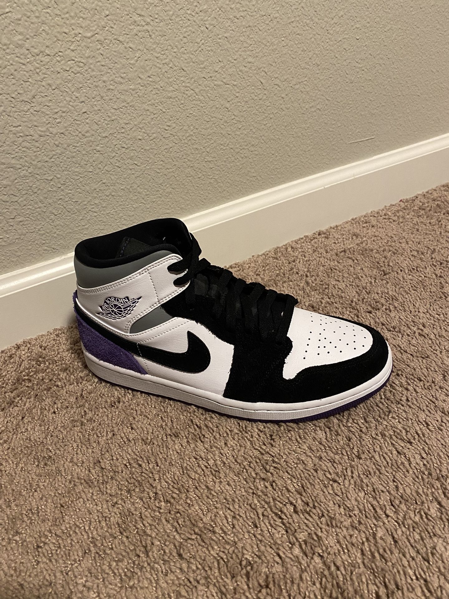 Jordan 1 Mid