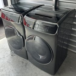 NICE SAMSUNG WASHER AND GAS DRYER SET 