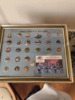 Space Shuttle Mission Pendants And Frame