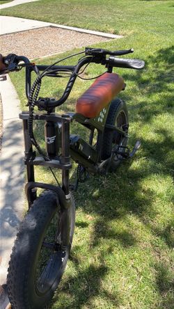E-bike colors black/ brown tires are 26 inch