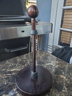 Paper towel holder