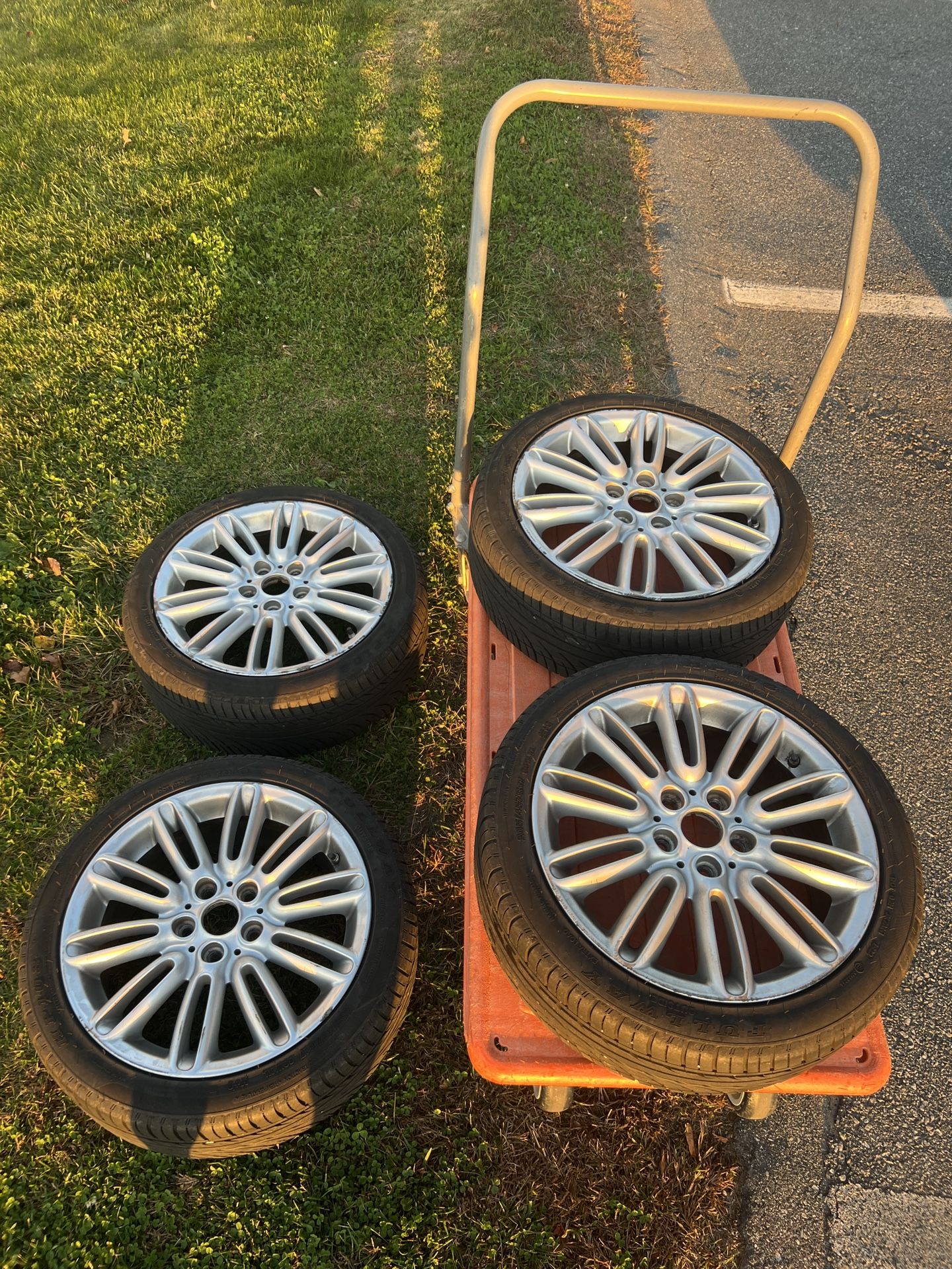 Mini Cooper Tires/Rims (205/45ZR17 88WXL)
