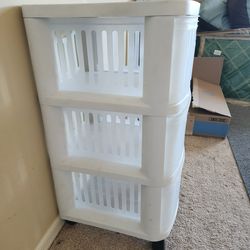 3 drawer rolling dresser
