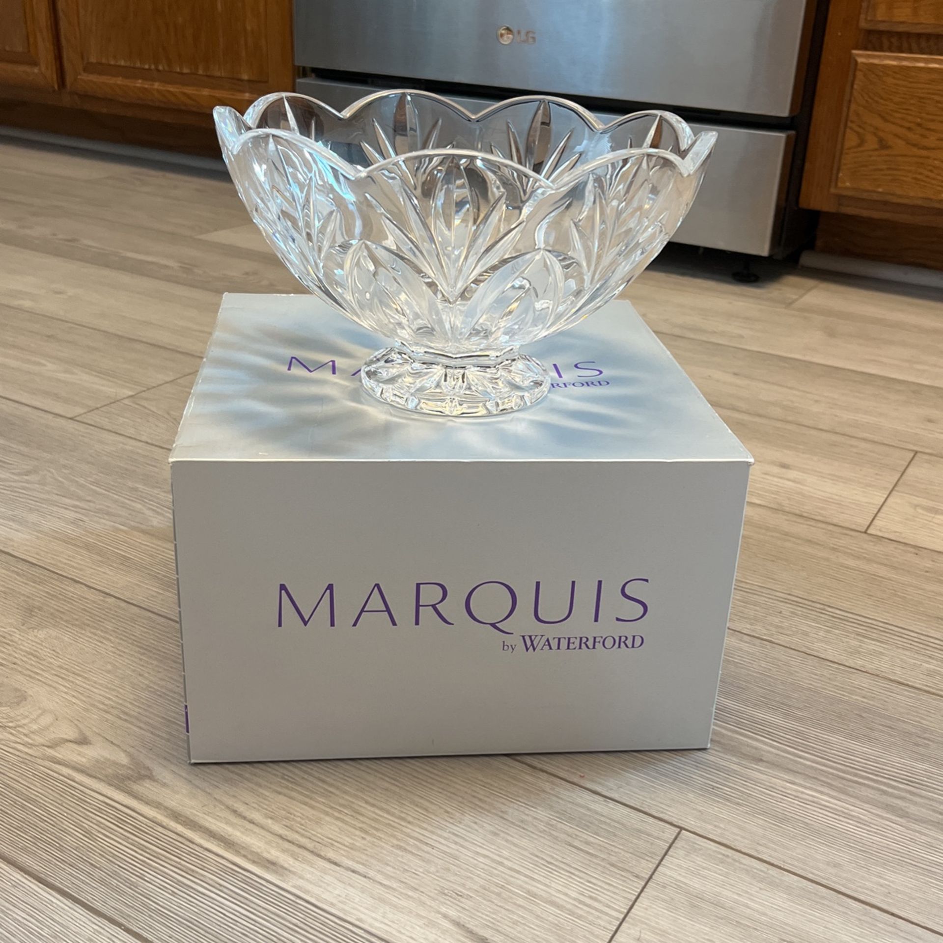 Marquis By Waterford Crystal Canterbury Bowl 10inches Serving Bowl