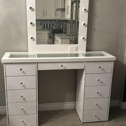 Vanity Desk With Mirror 