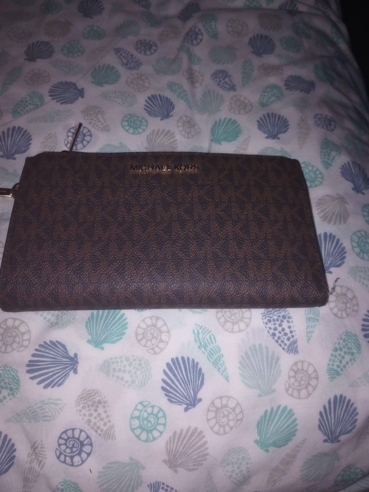 Nice Mk Wristlet 