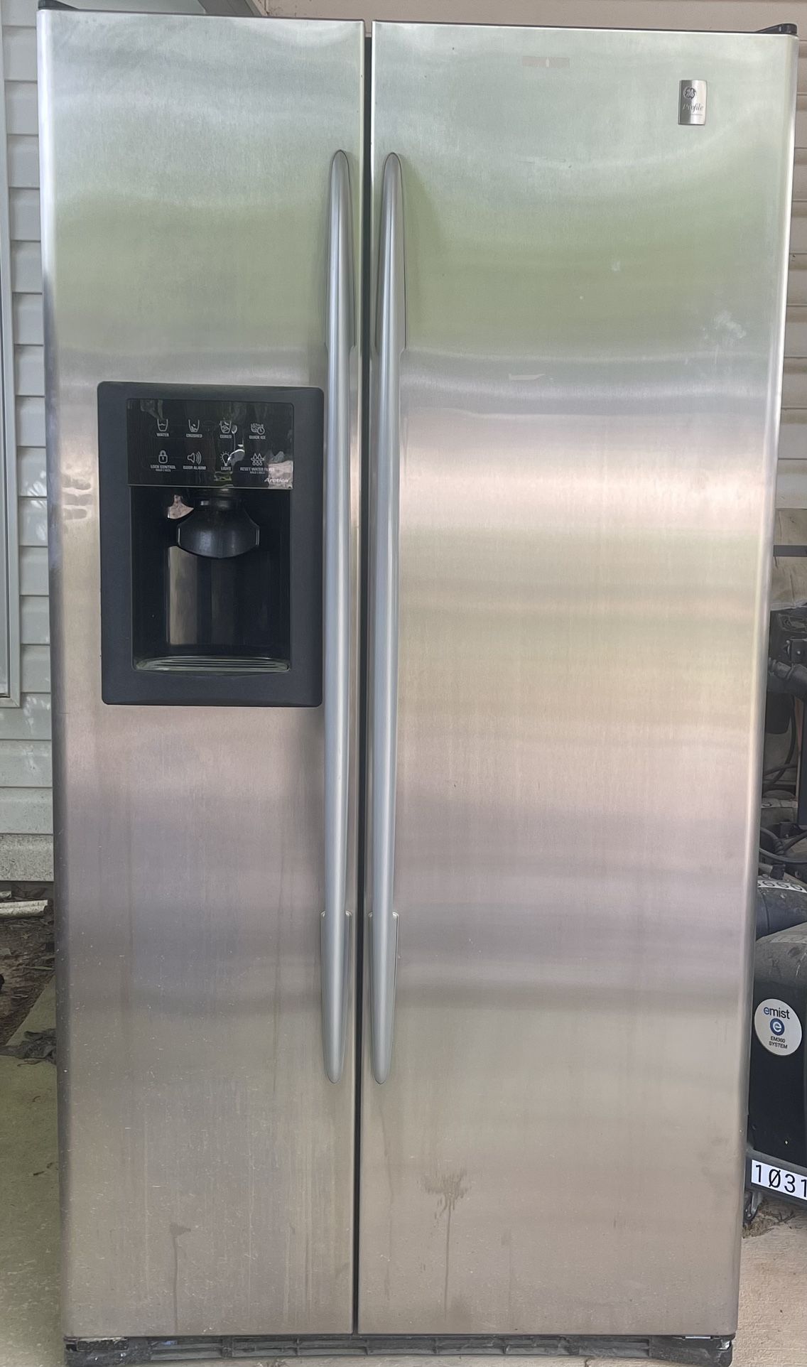 GE Stainless Refrigerator 