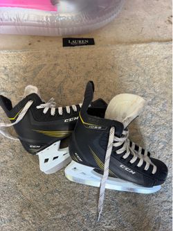 Hockey skates