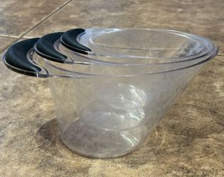 Pampered Chef measuring cups